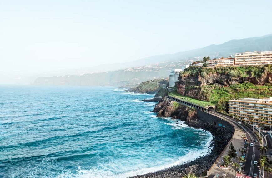 Discover the Allure of Puerto de la Cruz: Art, Seafood, and Stunning Beaches