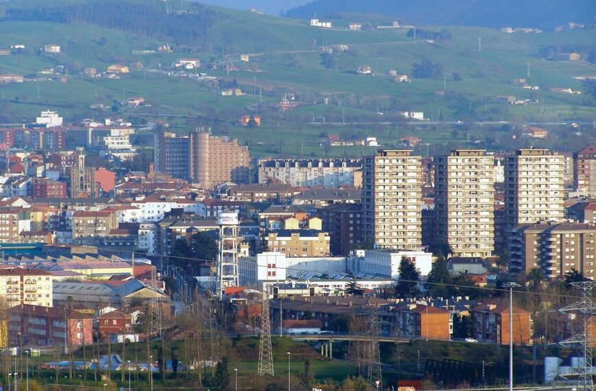 Exploring Torre La Vega: A Vibrant Industrial Hub in Cantabria's Besaya Region