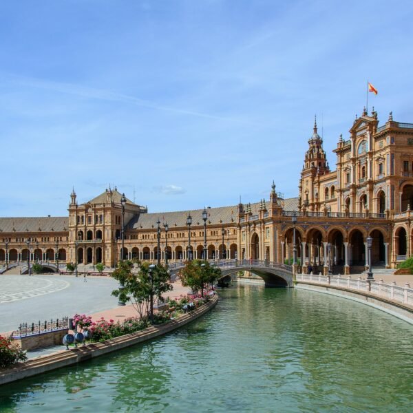 Unveiling Utebo: Exploring the Historic Plaza de Espana and its Hidden Treasures