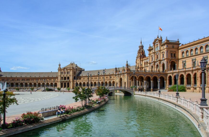 Unveiling Utebo: Exploring the Historic Plaza de Espana and its Hidden Treasures